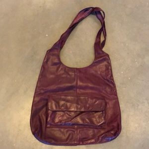 LIKE NEW Leather Shoulder Bag in Egglpant